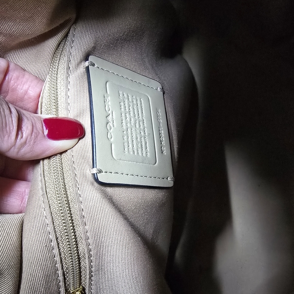 Coach Limited Edition New York Shoulder/Crossbody Bag-EUC - Picture 12 of 14